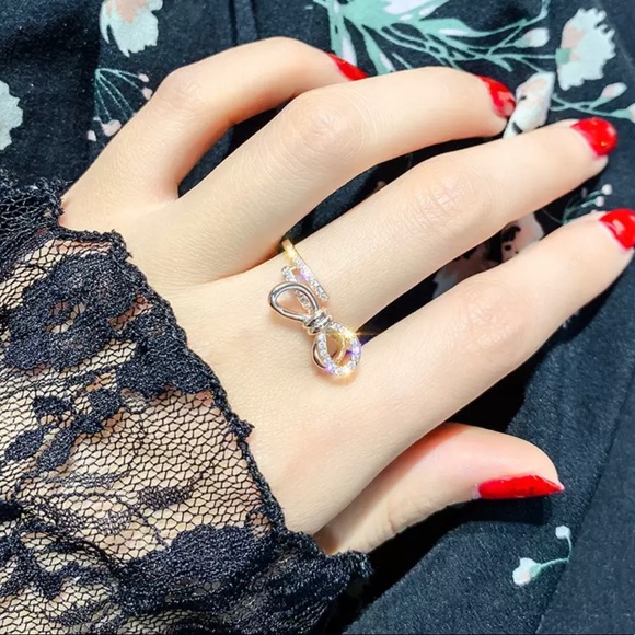✨SOLD OUT✨18K Rose Gold Sparkling Bow Ring✨ - Picture 3 of 6